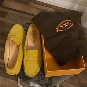 Tod’s classic gommini mocassino- yellow